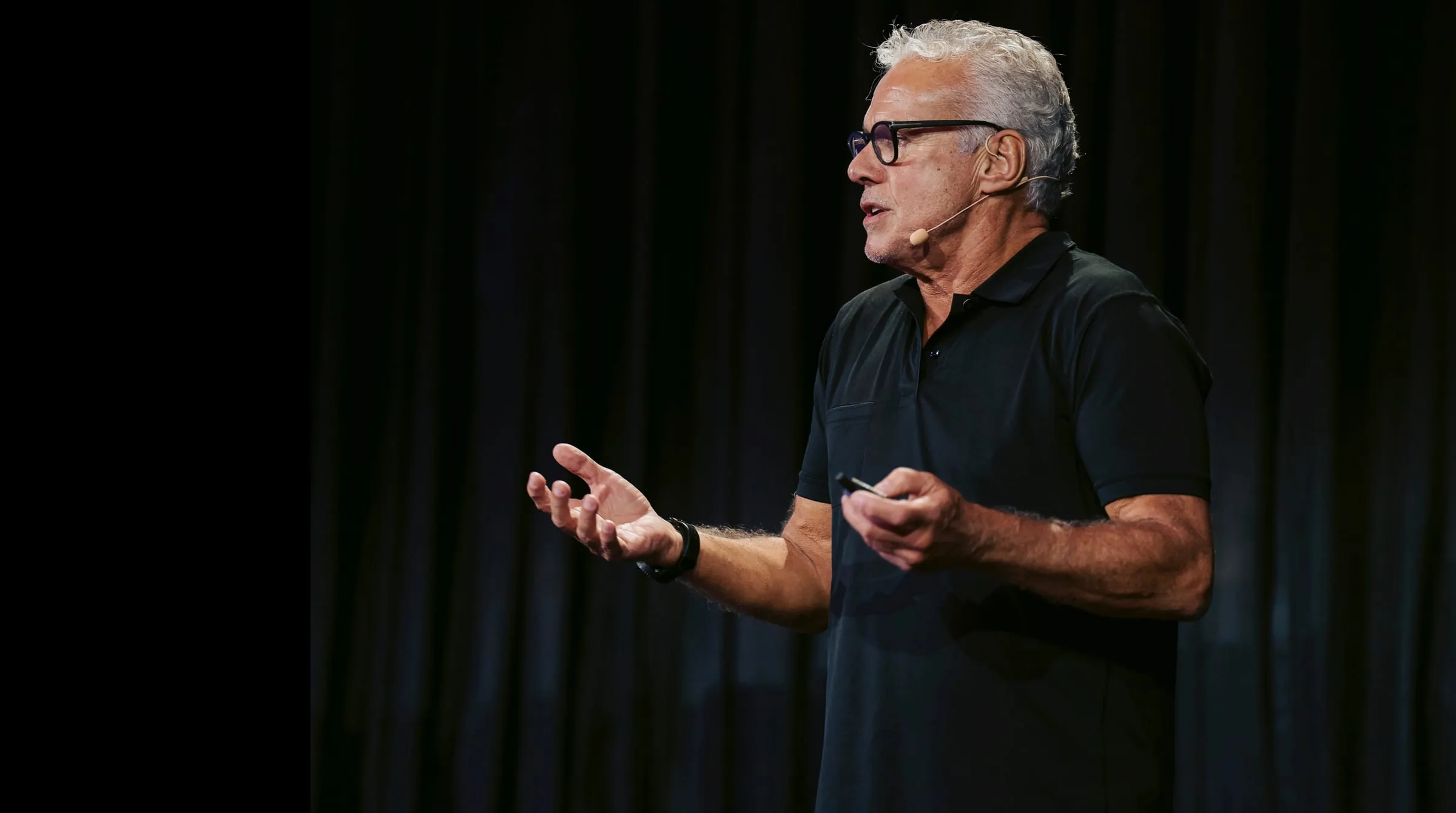 Richard Sauerman delivering the Power Branding keynote to a corporate audience