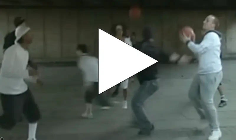 Players in the Invisible Gorilla experiment pass basketballs while viewers focus on counting passes, demonstrating inattentional blindness and selective attention.